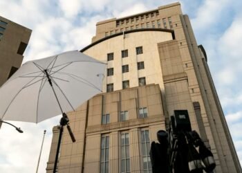 আইএসের হয়ে হামলা চালানোর অভিযোগে যুক্তরাষ্ট্রে এক পাকিস্তানি নাগরিককে গ্রেফতার করা হয়েছে